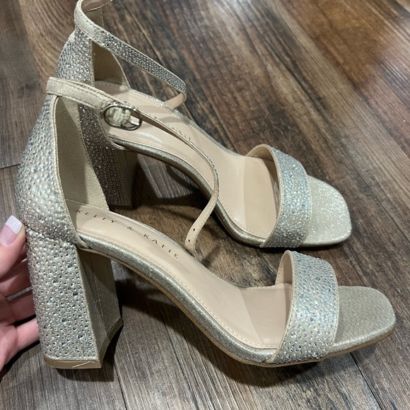 Kelly & Katie Shoes - Kelly & Katie || Gold Sparkle Heels